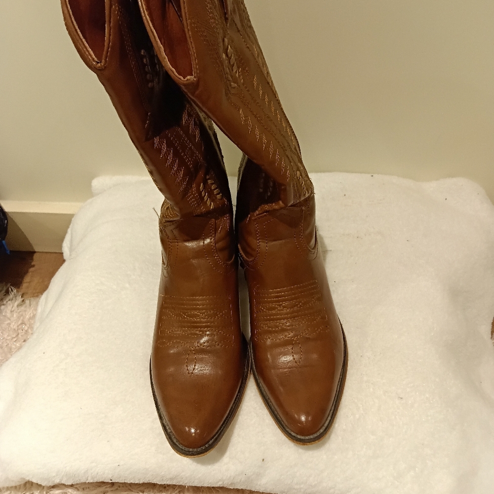 Brown Leather Western Boots - Picture 2 of 2